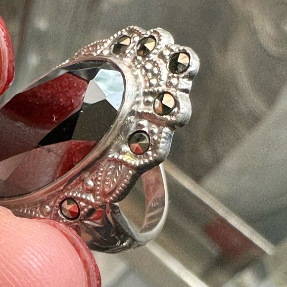 Vintage Art Deco Sterling Silver Marcasite & Hematite Cocktail / Right Hand Ring - Picture 6 of 8